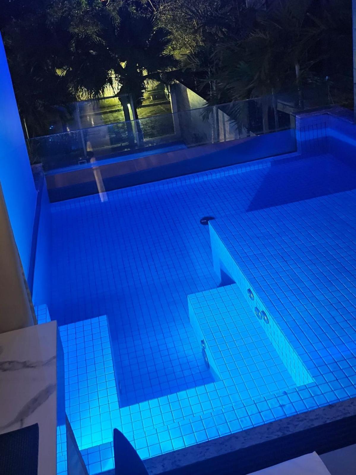 Exclusive Inn