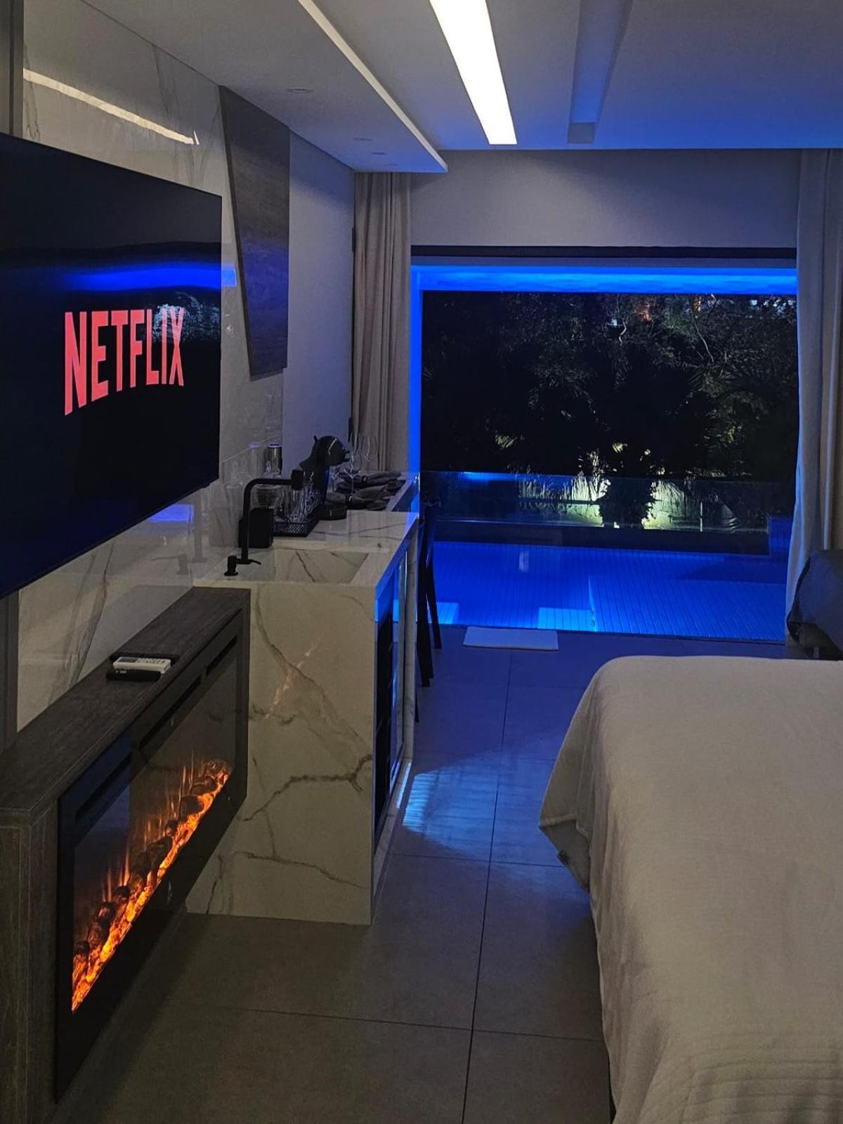 Exclusive Inn