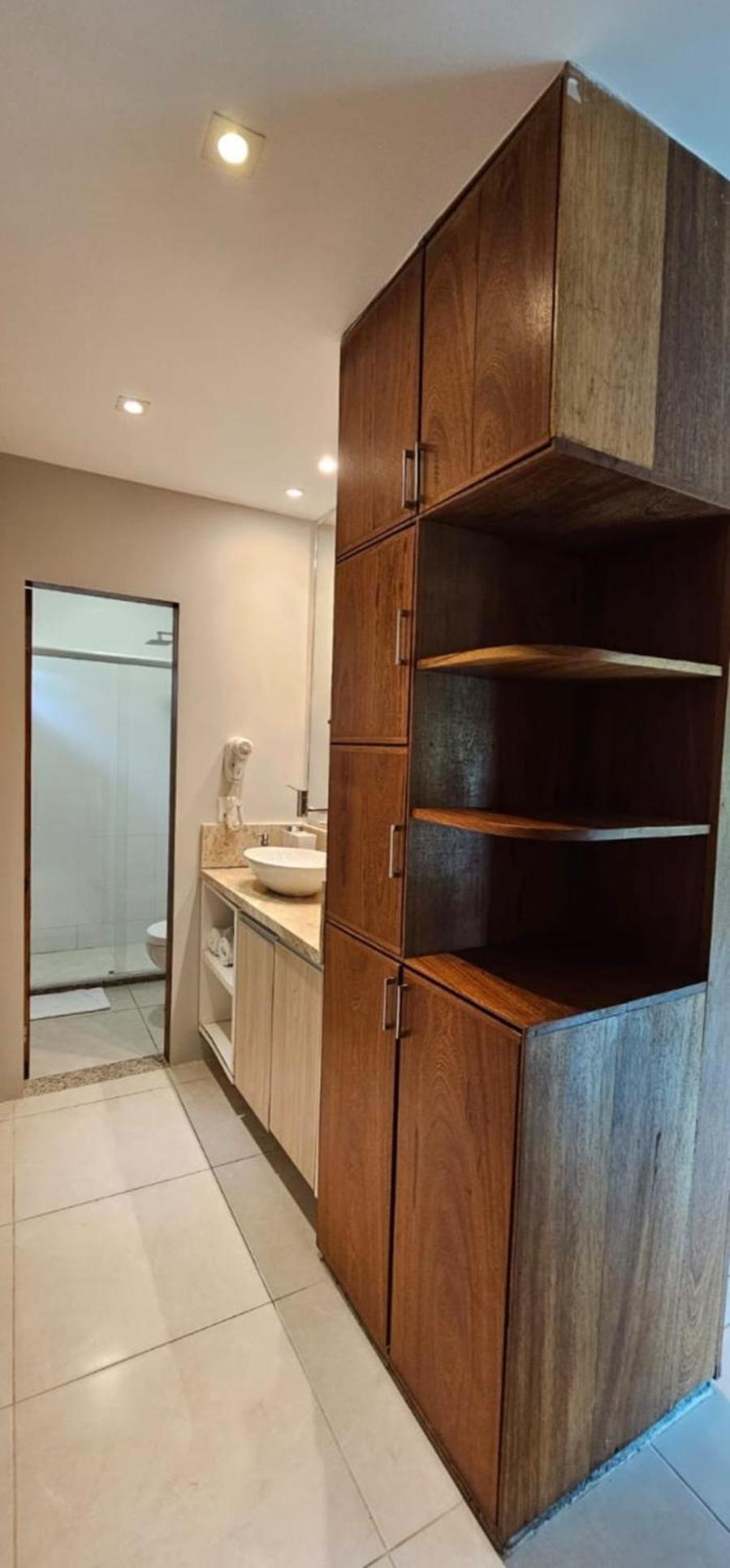 Exclusive Inn